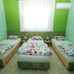 The House Of Dreams 1 *
